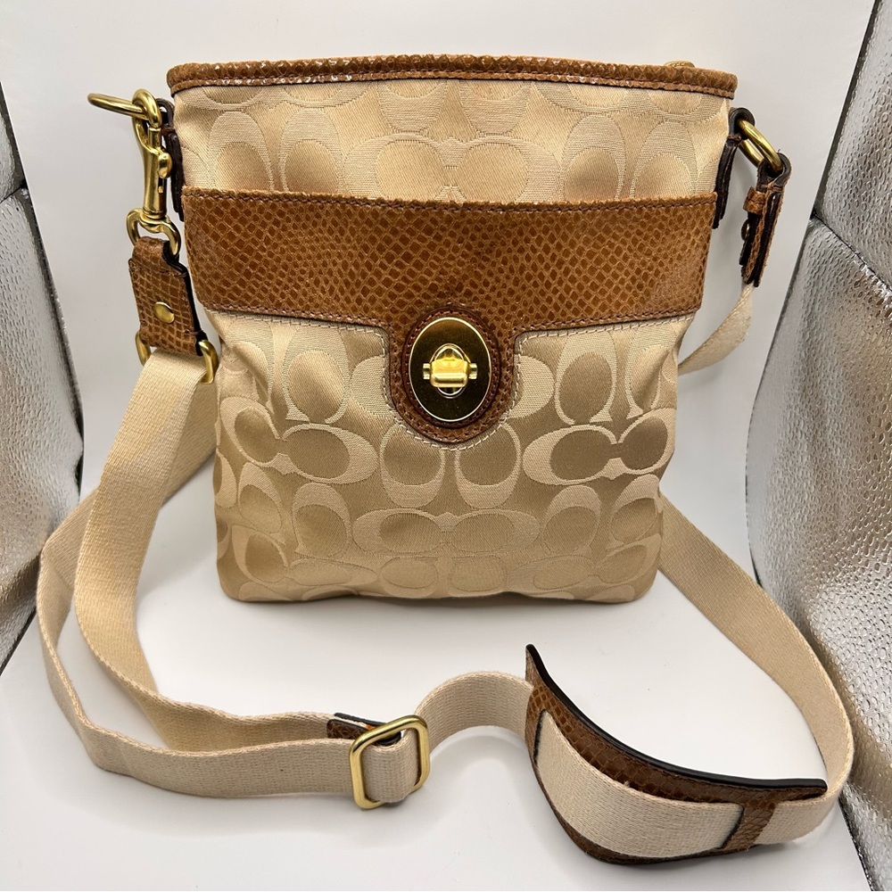 Coach Signature Crossbody Swingpack Messenger Purse Brown Canvas Turnlock 43457